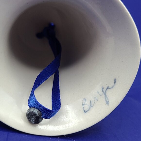 Two Blue White Porcelain Bells Delft Bird Floral 4" and Unknown Signed Floral 2" - Picture 12 of 13